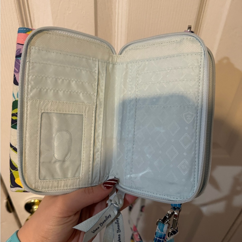 Floral Vera Bradley Crossbody/ Wallet - Picture 5 of 8